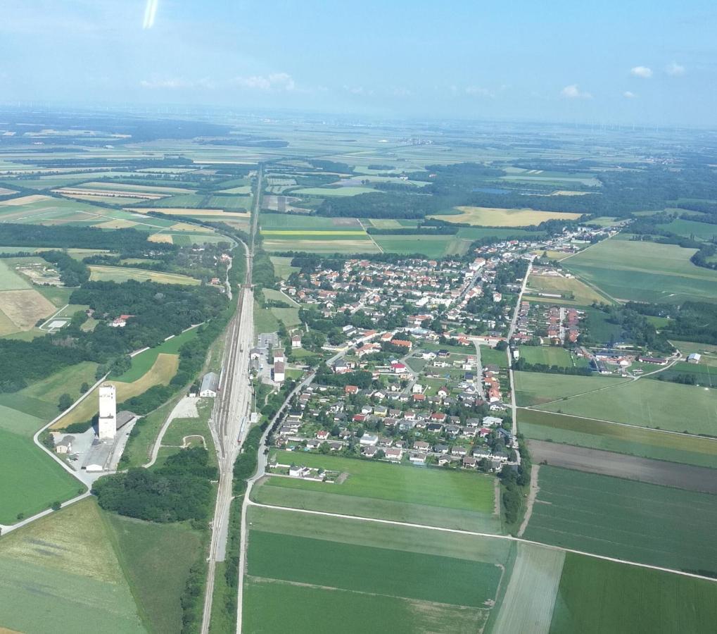 Motel Gaestehaus-Bernstein Marchegg Zewnętrze zdjęcie